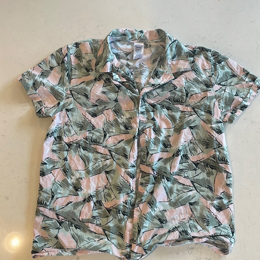 Men’s Stranger Things Button Up - size M